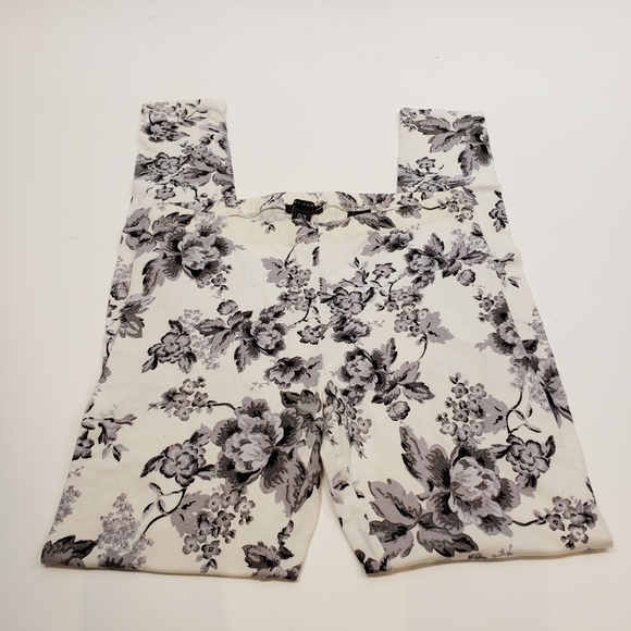 2/$18 Attitude Floral Leggings - Picture 3 of 6